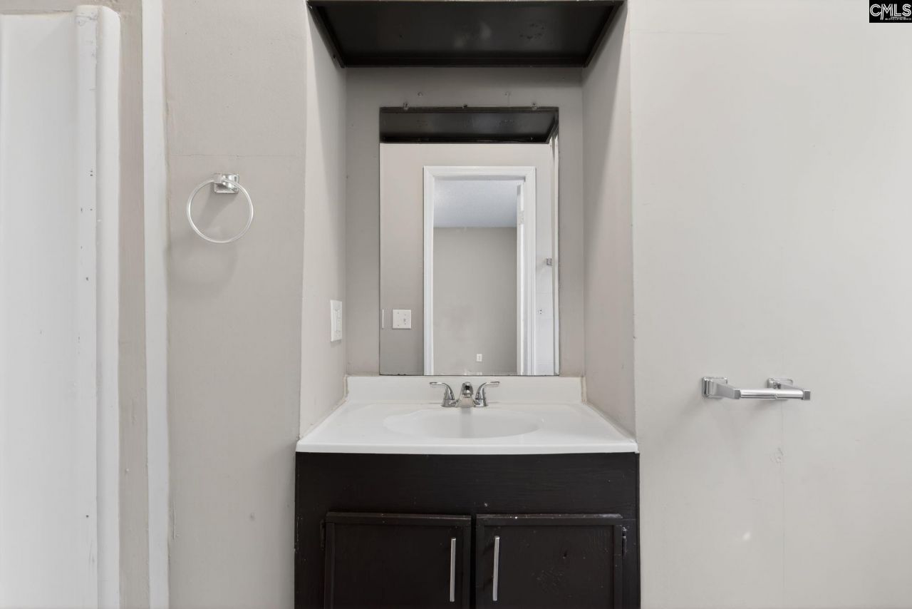 608 Bradbury Drive  Photo 22