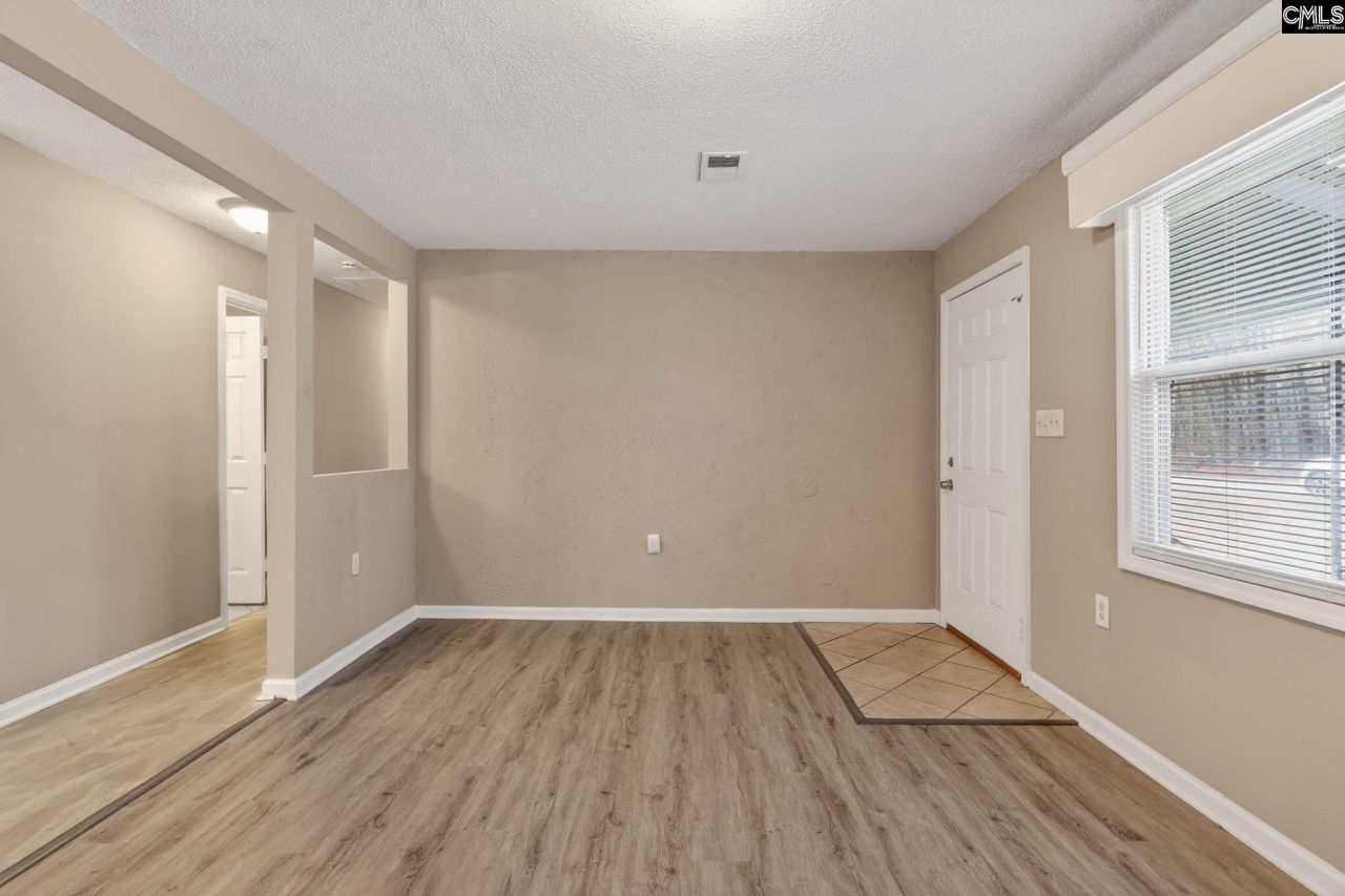 608 Bradbury Drive  Photo 4