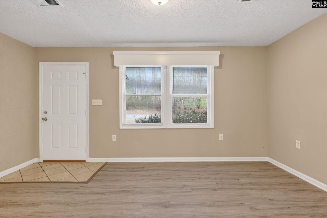 608 Bradbury Drive  Photo 5