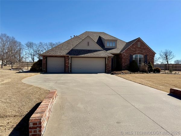 22095 Riverwood Drive , Claremore, OK 74019