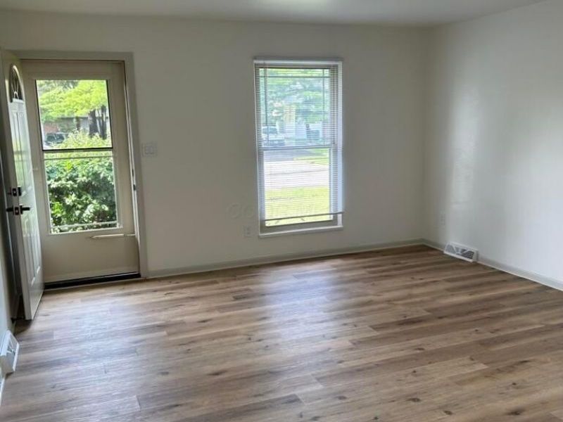 2154-2156 Jewett Drive, Columbus, OH 43229 Photo 2