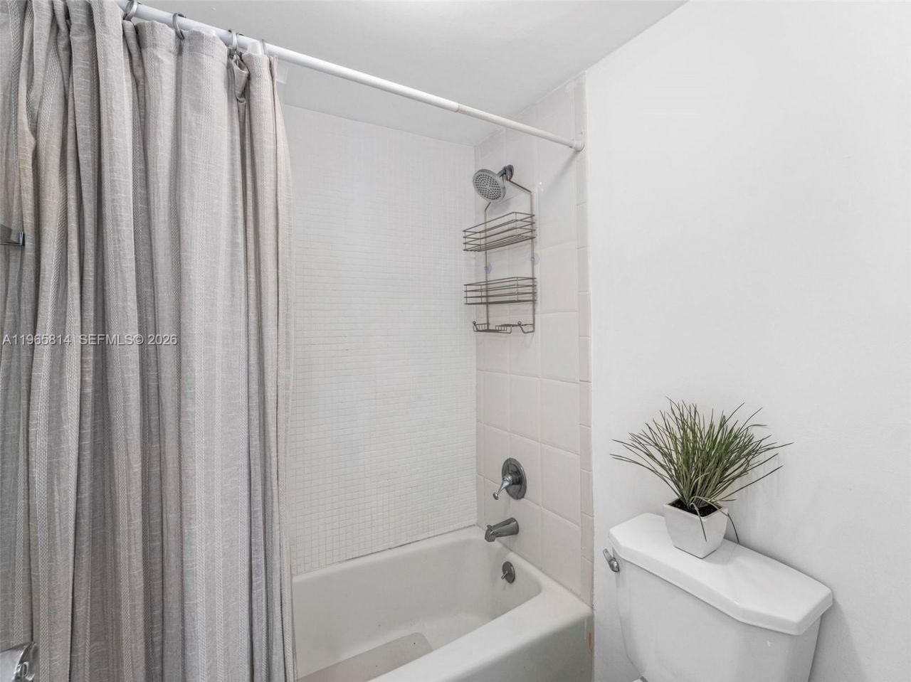 100 Lincoln Rd, Unit 417, Miami Beach, FL 33139 Photo