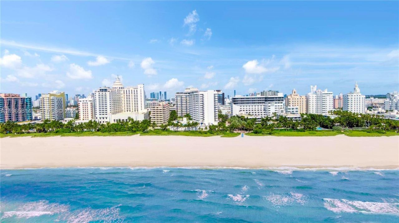 100 Lincoln Rd, Unit 417, Miami Beach, FL 33139 Photo