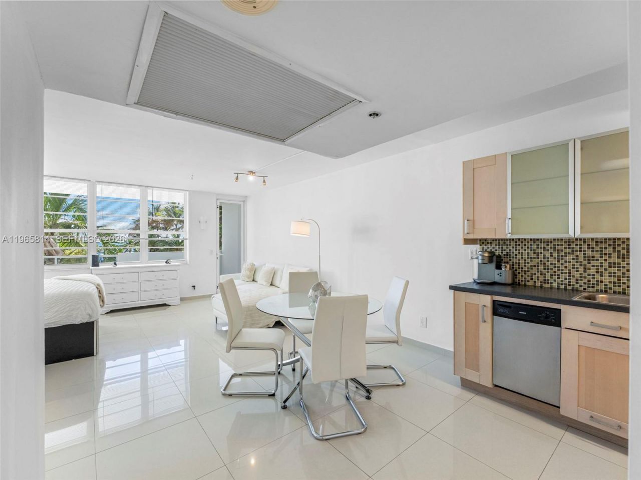 100 Lincoln Rd, Unit 417, Miami Beach, FL 33139 Photo