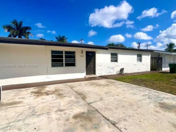 4924 SW 44 AV , Fort Lauderdale, FL 33314