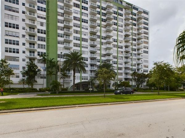 2100 Sans Souci Blvd , Unit A707, North Miami, FL 33181