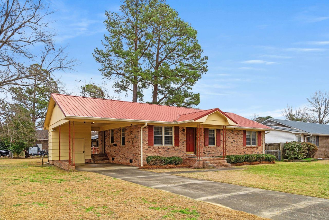 902 Rosewood St., Mullins, SC 29574 Main Photo