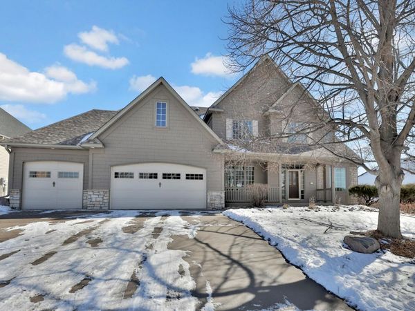 3020 Carey Heights Drive, Maplewood, MN 55109