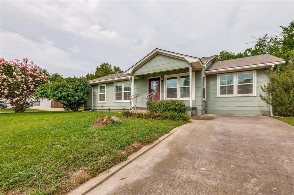 1901 Buck Street, Gainesville, TX 76240 Main Photo
