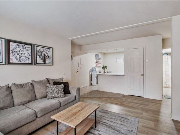 756 W Kilgore Road, Unit 201, Kalamazoo, MI 49008