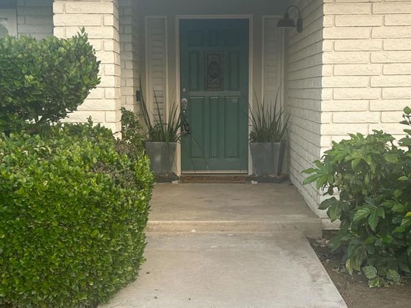 1000 Halterio Court, Bakersfield, CA 93309