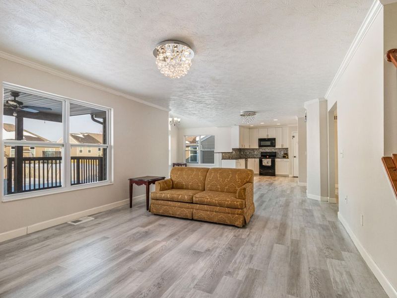 8041 Bushclover Drive, Tipp City, OH 45371 Photo 10