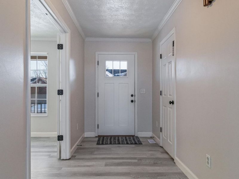 8041 Bushclover Drive, Tipp City, OH 45371 Photo 3