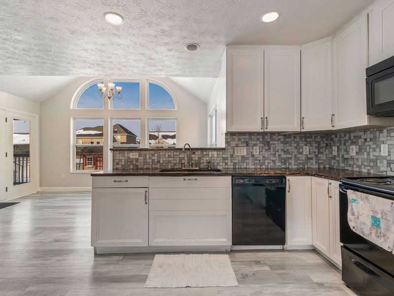 8041 Bushclover Drive, Tipp City, OH 45371 Photo 8