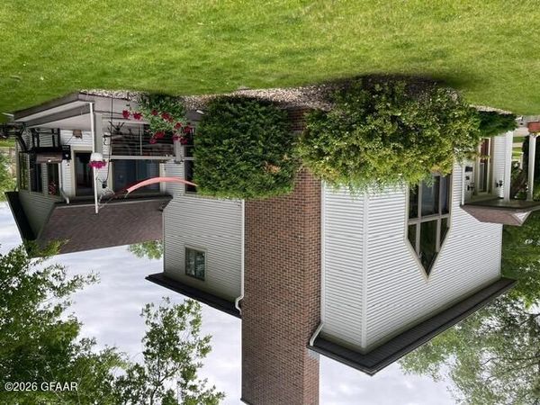 906 GRIGGS Avenue, Grafton, ND 58237