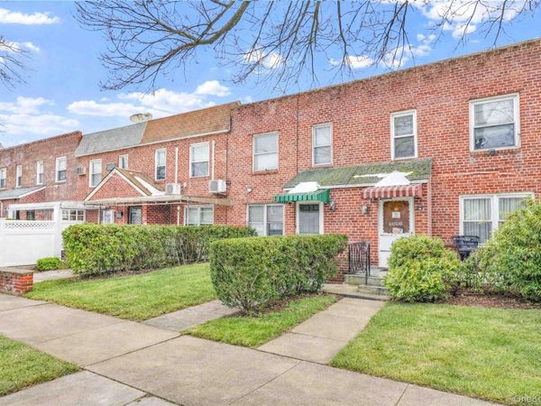 5649 206th Street , Oakland Gardens, NY 11364