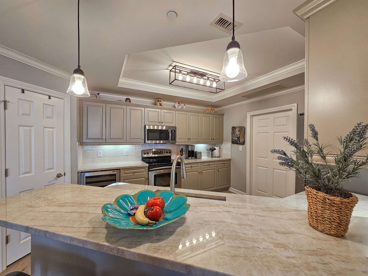 8500 Margate Circle  Photo 14