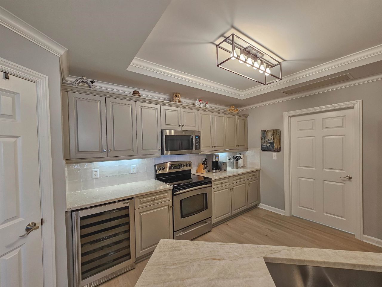 8500 Margate Circle  Photo 15