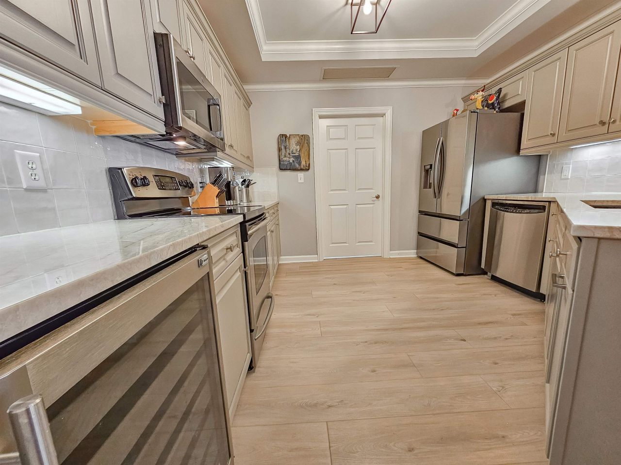 8500 Margate Circle  Photo 17