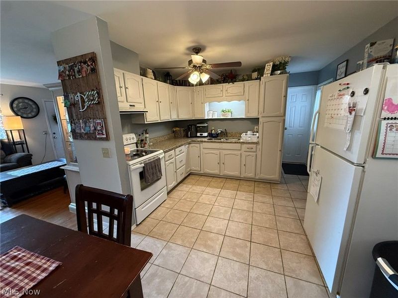 835 Chelsea Drive, Dover, OH 44622 Photo 10