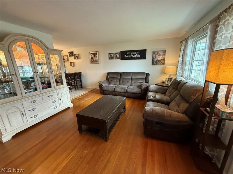 835 Chelsea Drive, Dover, OH 44622 Photo 2