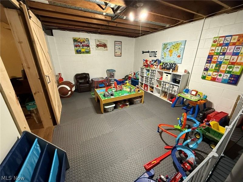 835 Chelsea Drive, Dover, OH 44622 Photo 21