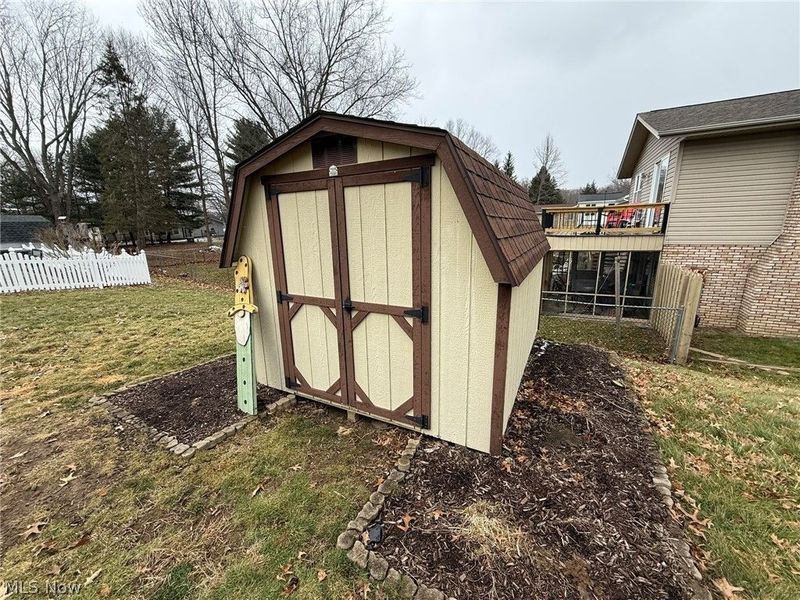 835 Chelsea Drive, Dover, OH 44622 Photo 32