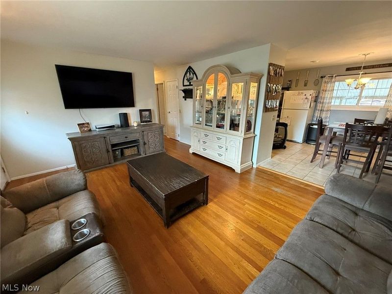 835 Chelsea Drive, Dover, OH 44622 Photo 4