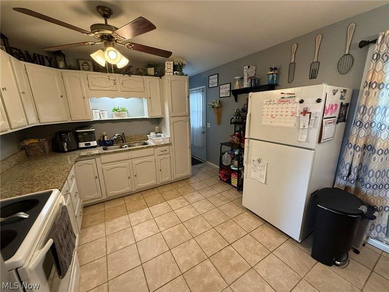 835 Chelsea Drive, Dover, OH 44622 Photo 6