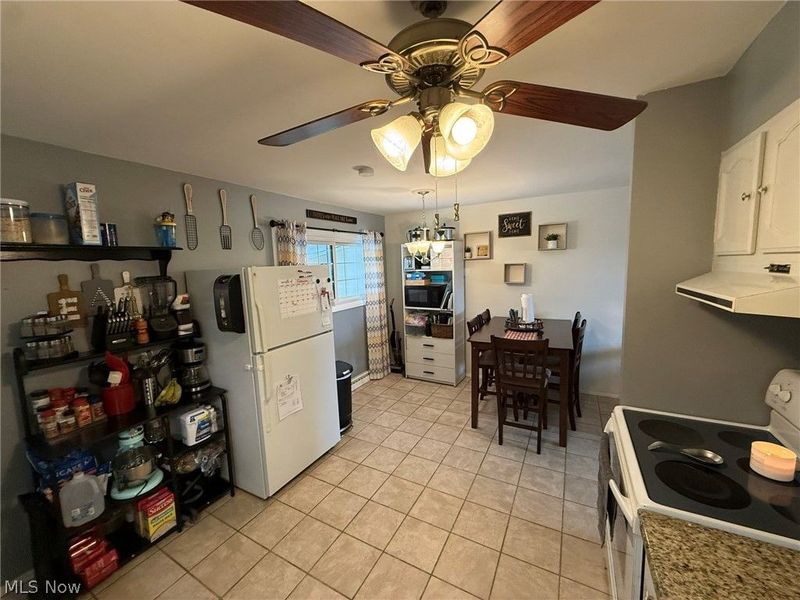 835 Chelsea Drive, Dover, OH 44622 Photo 8