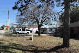 1618 & 1612 St. Matthews Road  photo 4