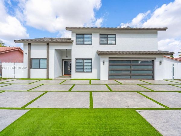 6325 NW 200th St, Hialeah, FL 33015