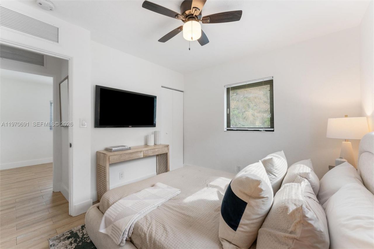 6161 NE 7th Ave, Unit ., Oakland Park, FL 33334 Photo