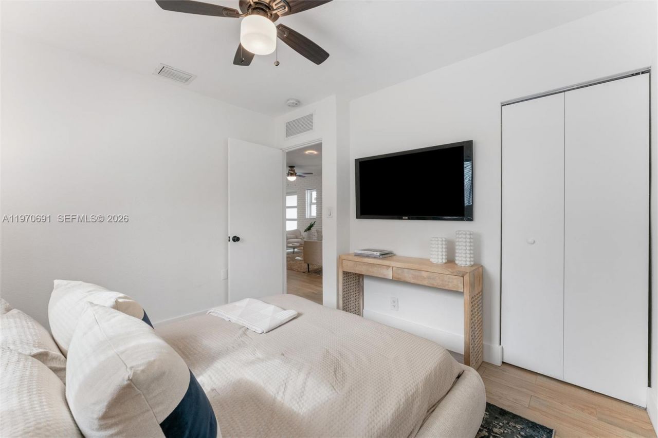 6161 NE 7th Ave, Unit ., Oakland Park, FL 33334 Photo