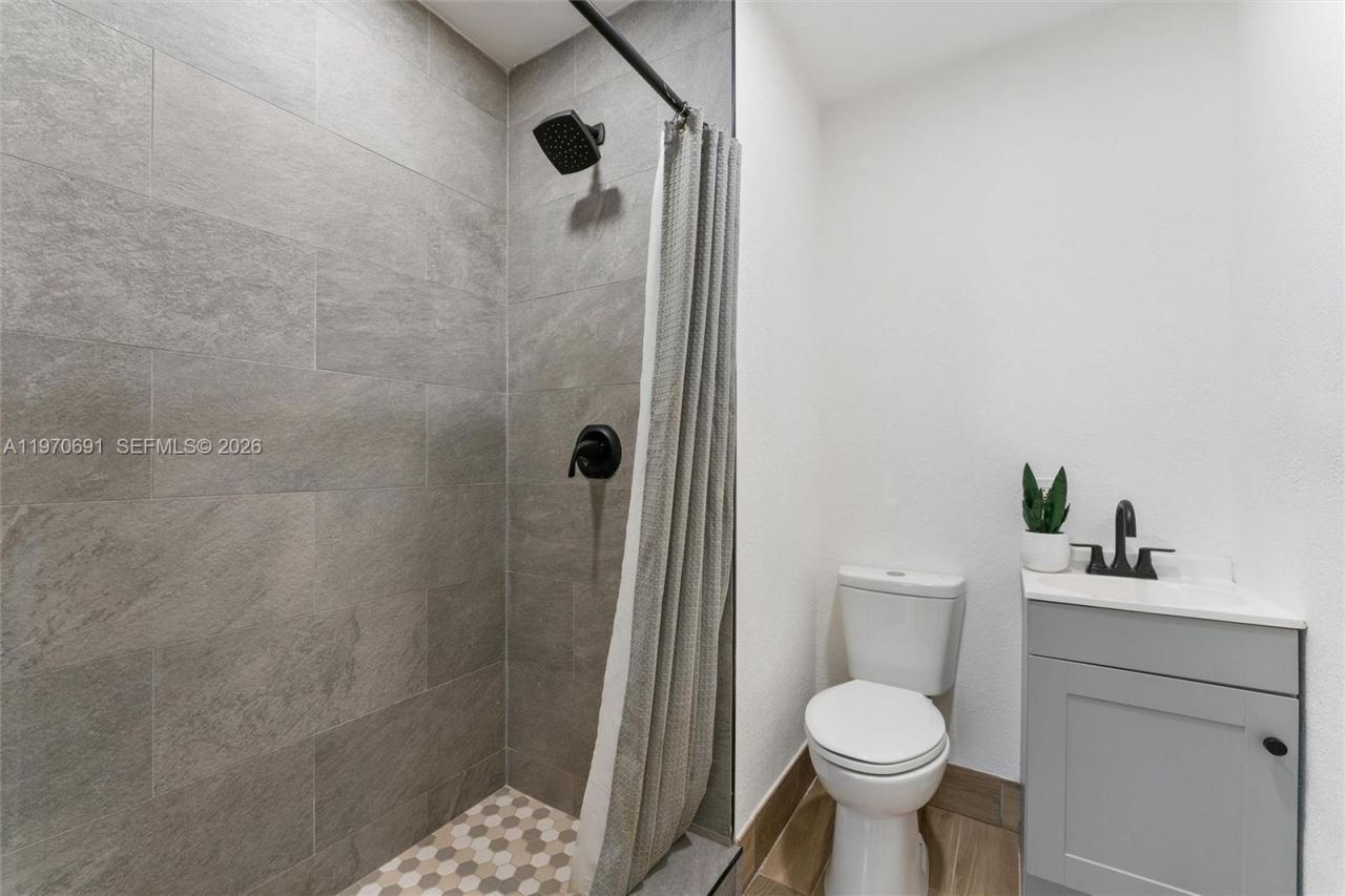 6161 NE 7th Ave, Unit ., Oakland Park, FL 33334 Photo