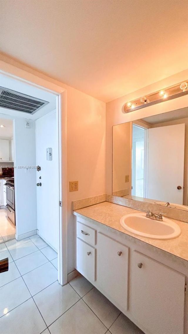 2761 Taft St, Unit 408, Hollywood, FL 33020 Photo