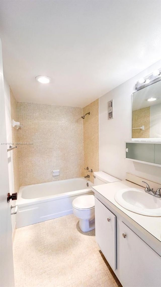 2761 Taft St, Unit 408, Hollywood, FL 33020 Photo