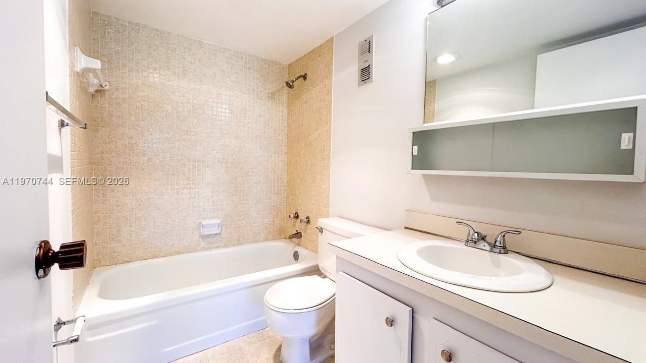 2761 Taft St, Unit 408, Hollywood, FL 33020 Photo