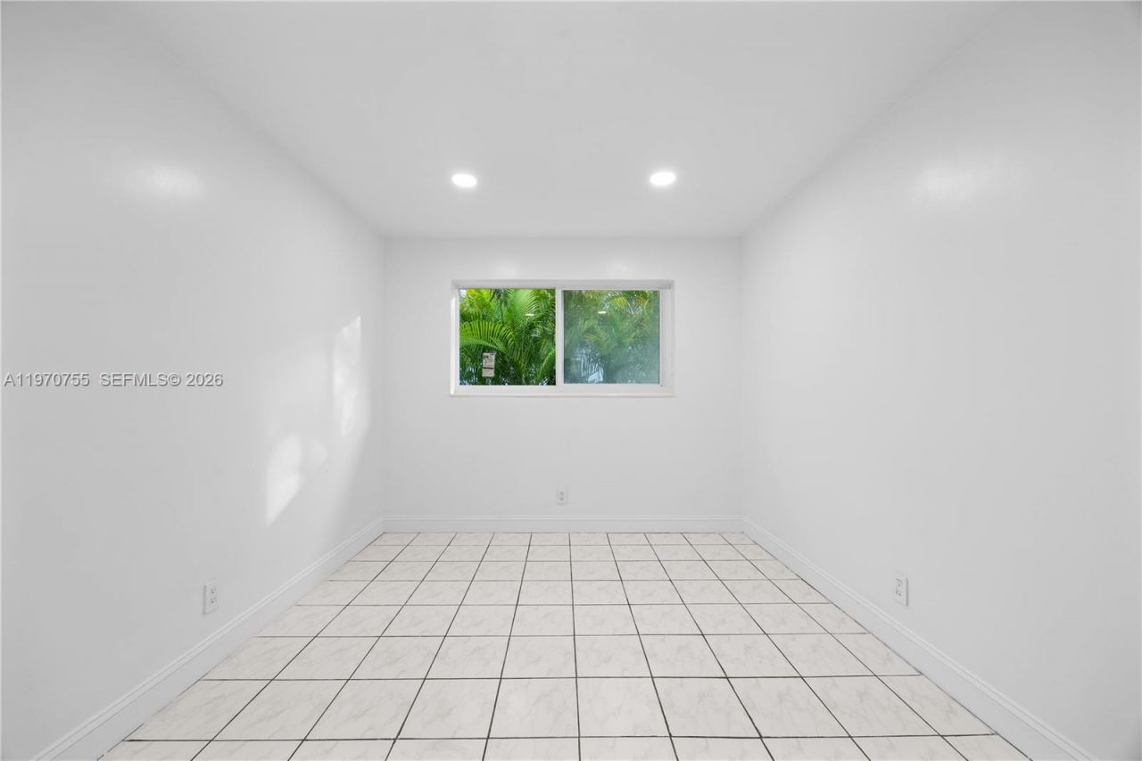 411 SE 3rd Ave , Unit 2, Hallandale Beach, FL 33009 Photo