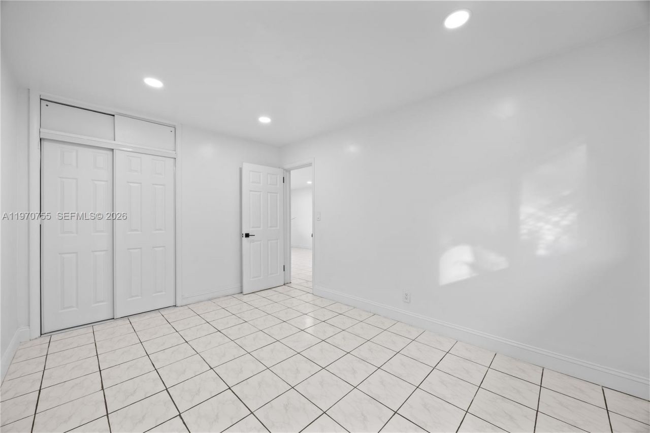 411 SE 3rd Ave , Unit 2, Hallandale Beach, FL 33009 Photo