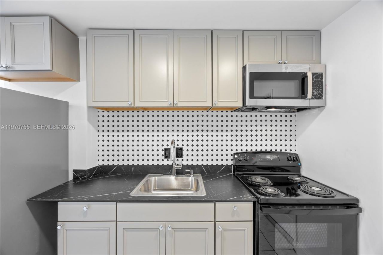 411 SE 3rd Ave , Unit 2, Hallandale Beach, FL 33009 Photo