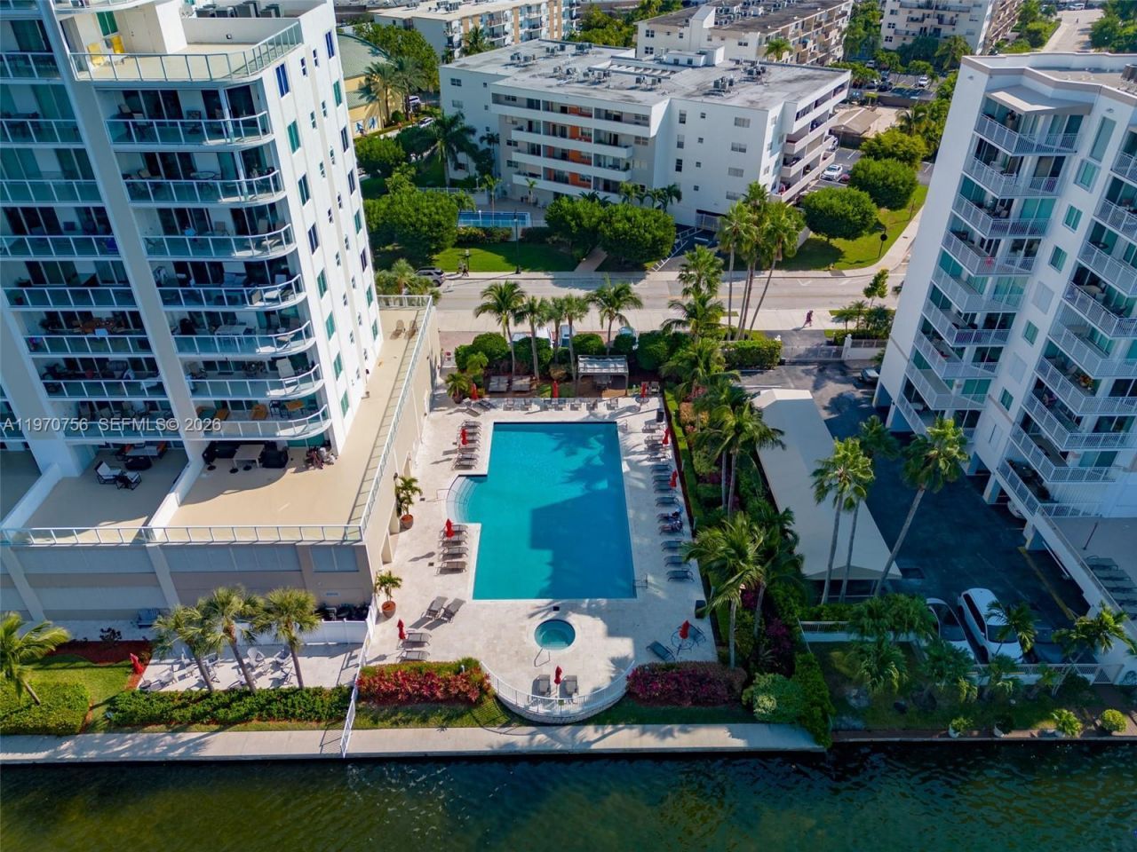 18100 N Bay Rd , Unit 308, Sunny Isles Beach, FL 33160 Photo