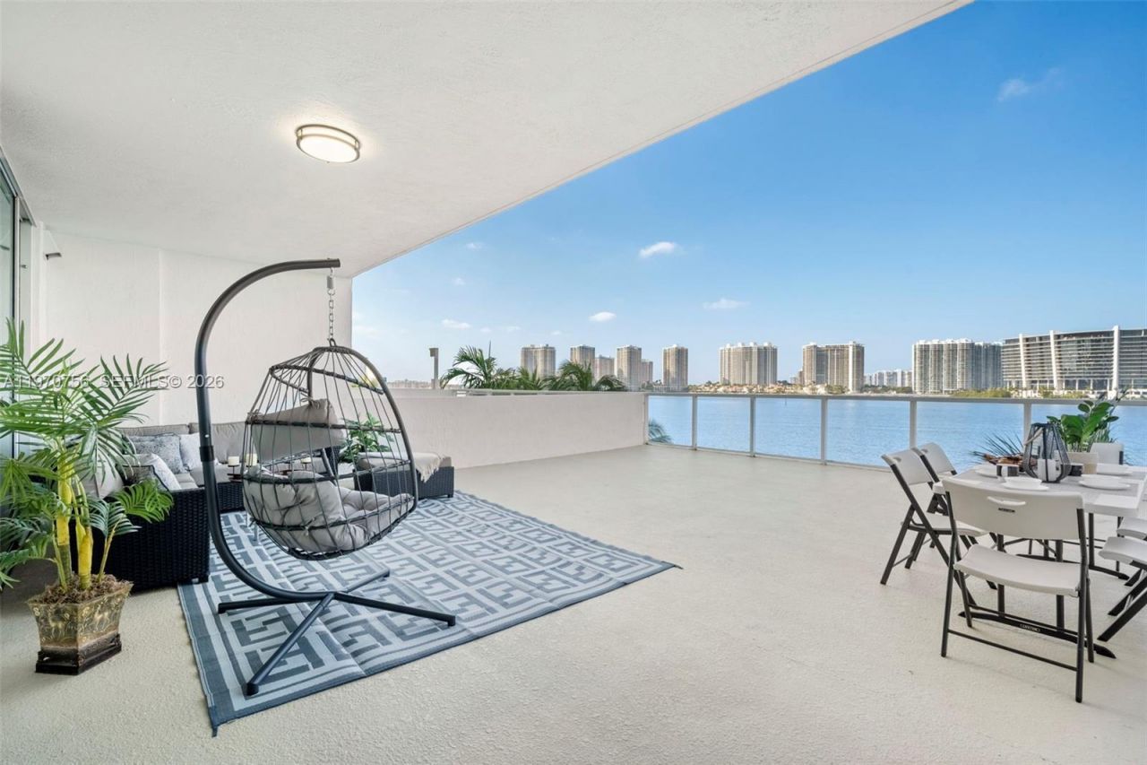 18100 N Bay Rd , Unit 308, Sunny Isles Beach, FL 33160 Photo