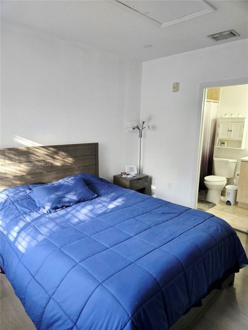 7985 NW 8th St, Unit 100A, Miami, FL 33126 Photo