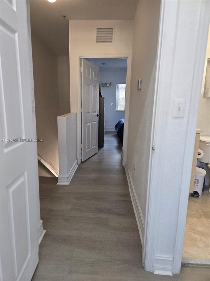 7985 NW 8th St, Unit 100A, Miami, FL 33126 Photo