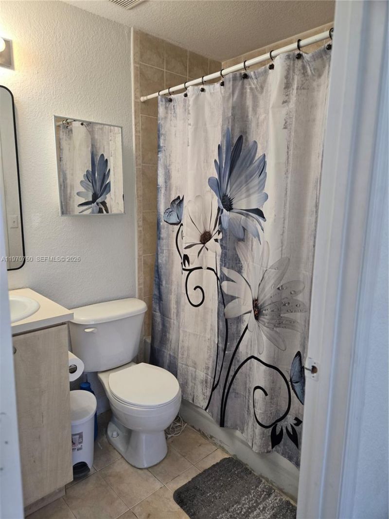 7985 NW 8th St, Unit 100A, Miami, FL 33126 Photo