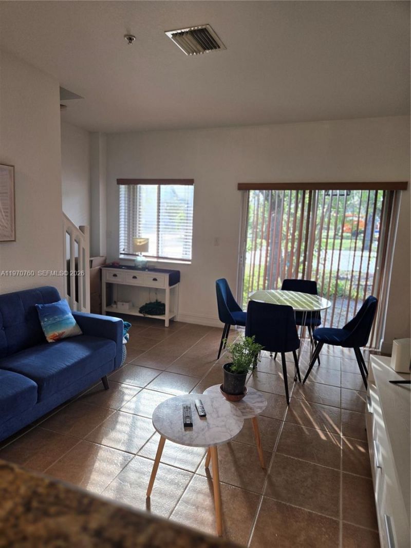 7985 NW 8th St, Unit 100A, Miami, FL 33126 Photo