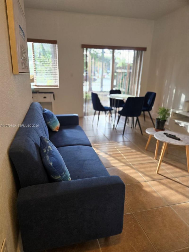 7985 NW 8th St, Unit 100A, Miami, FL 33126 Photo