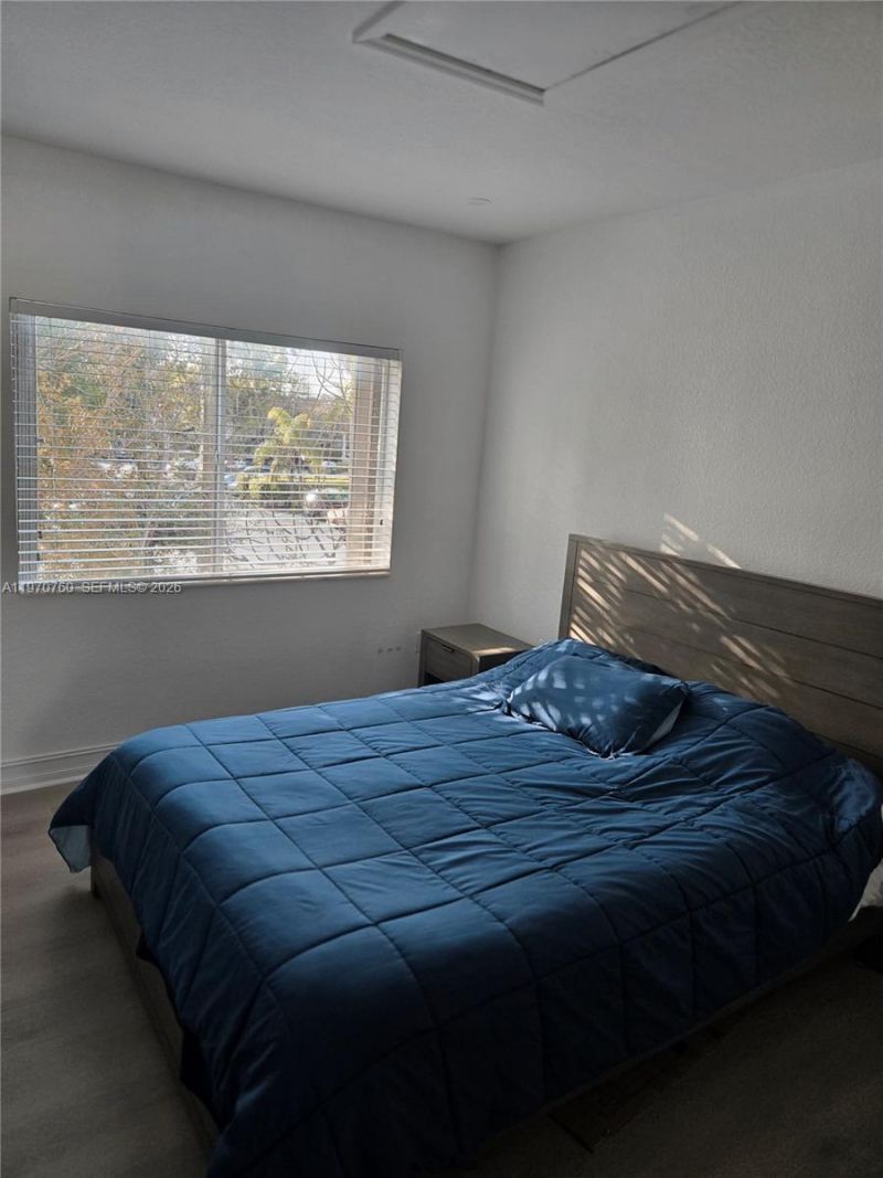 7985 NW 8th St, Unit 100A, Miami, FL 33126 Photo