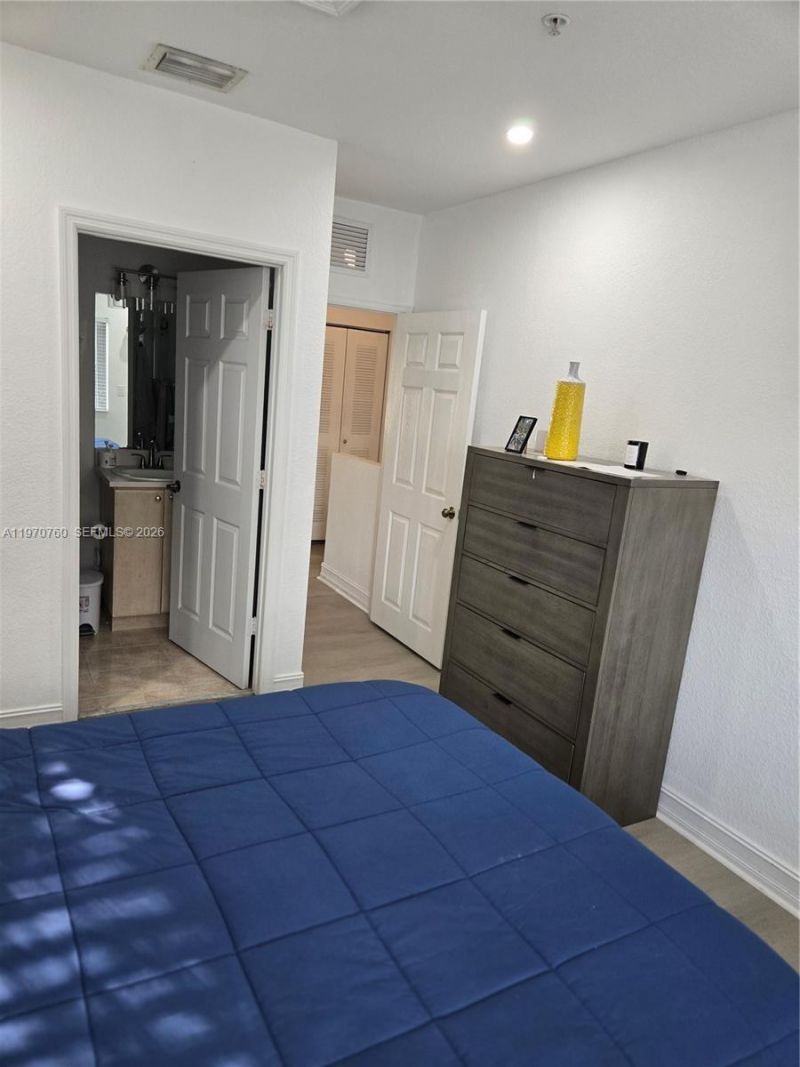 7985 NW 8th St, Unit 100A, Miami, FL 33126 Photo